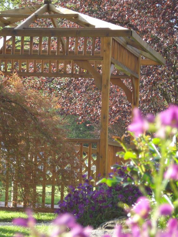 Clayburn Village Bed And Breakfast Abbotsford Exterior photo